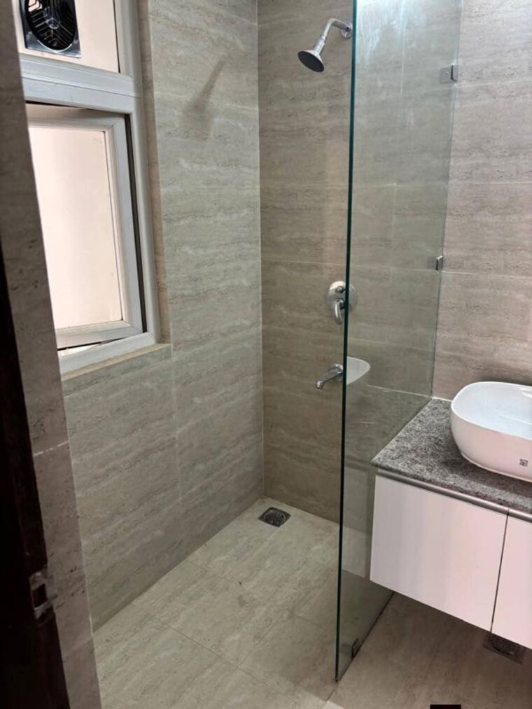 Bathroom, aura-gazania 3 Bedroom 1500 Sq.Ft. Apartment In Nabha Zirakpur 9907681