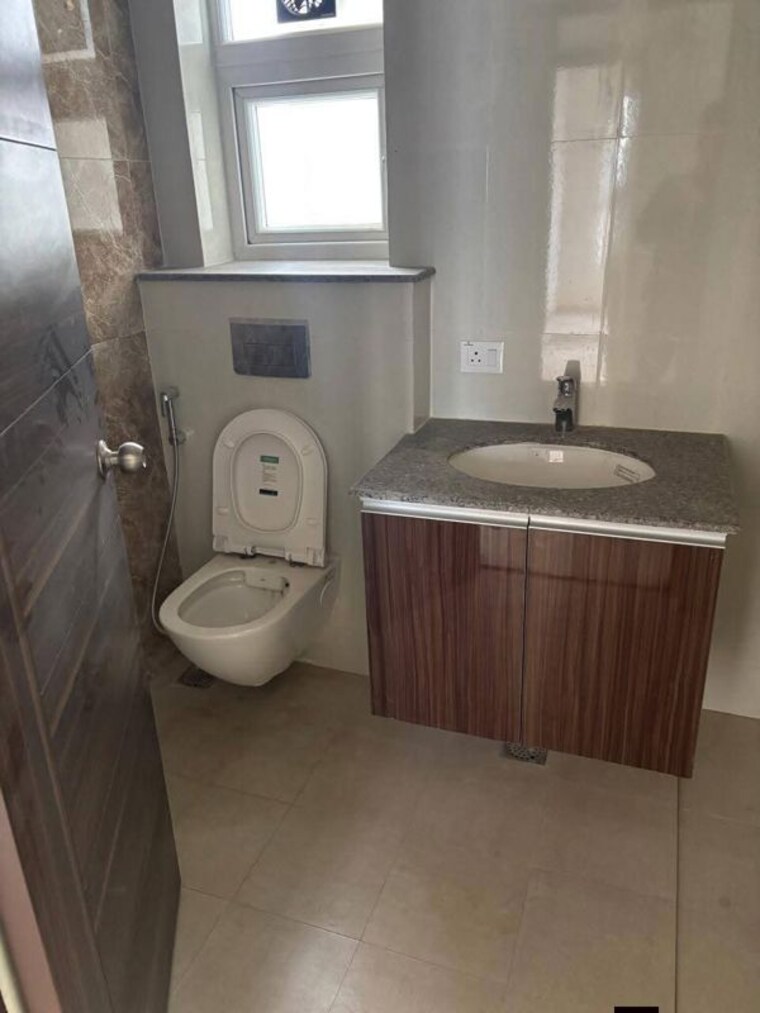 Bathroom, aura-gazania 3 Bedroom 1500 Sq.Ft. Apartment In Nabha Zirakpur 9907681