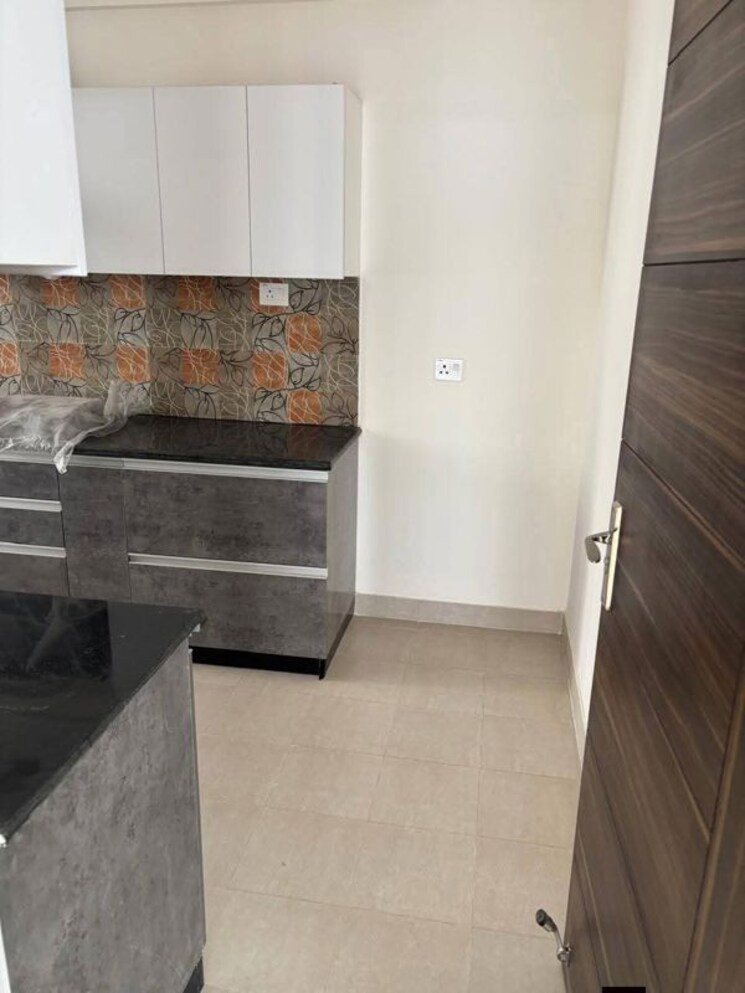 Kitchen, aura-gazania 3 Bedroom 1500 Sq.Ft. Apartment In Nabha Zirakpur 9907681