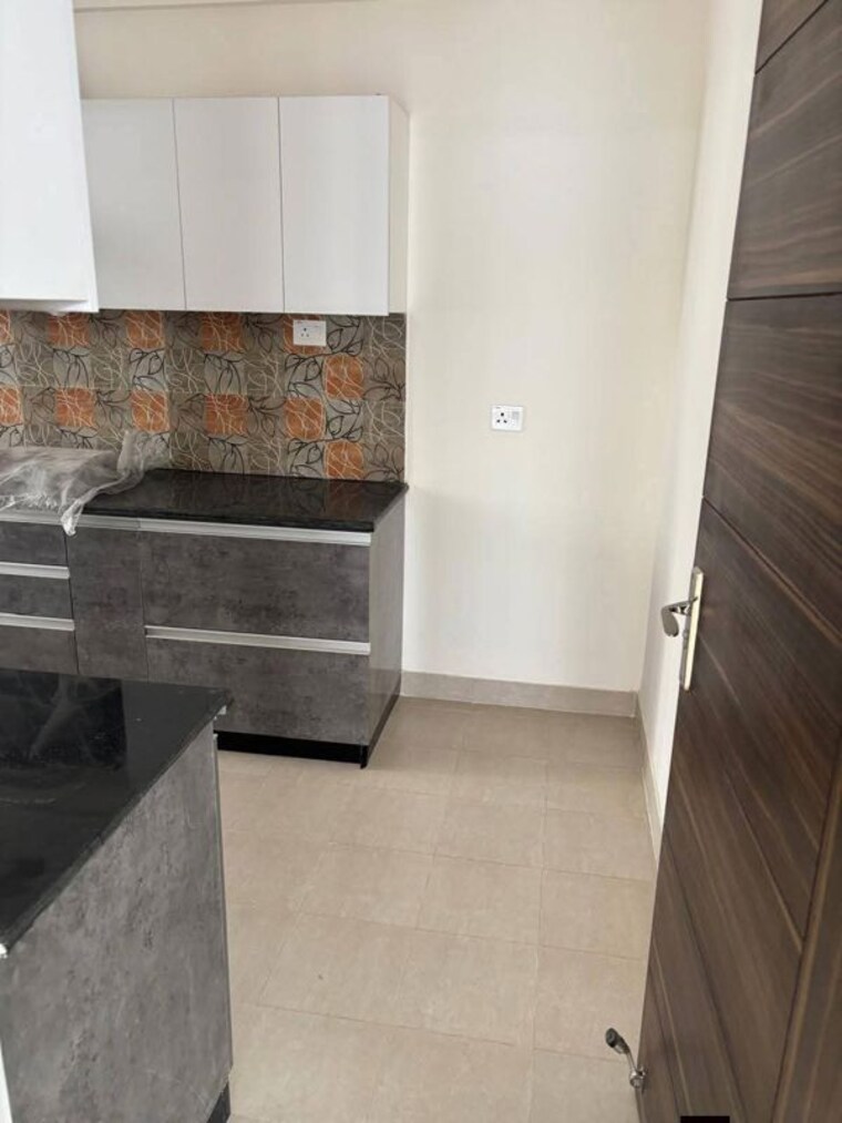 Kitchen, aura-gazania 3 Bedroom 1500 Sq.Ft. Apartment In Nabha Zirakpur 9907681