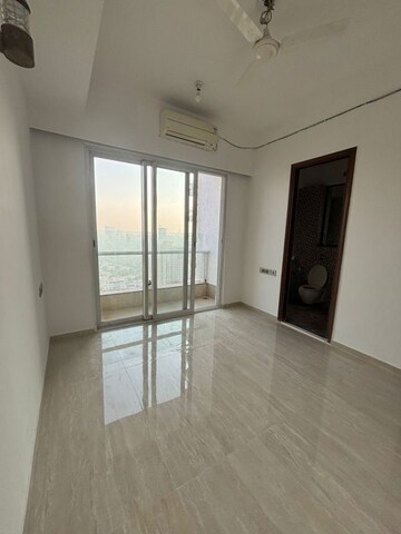 2 BHK Apartment For Rent in Omkar Alta Monte, Malad East