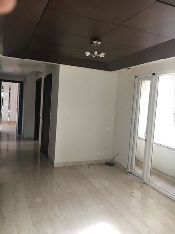 Room in 4 BHK Builder Floor at Safdarjung Development Area – for Rent