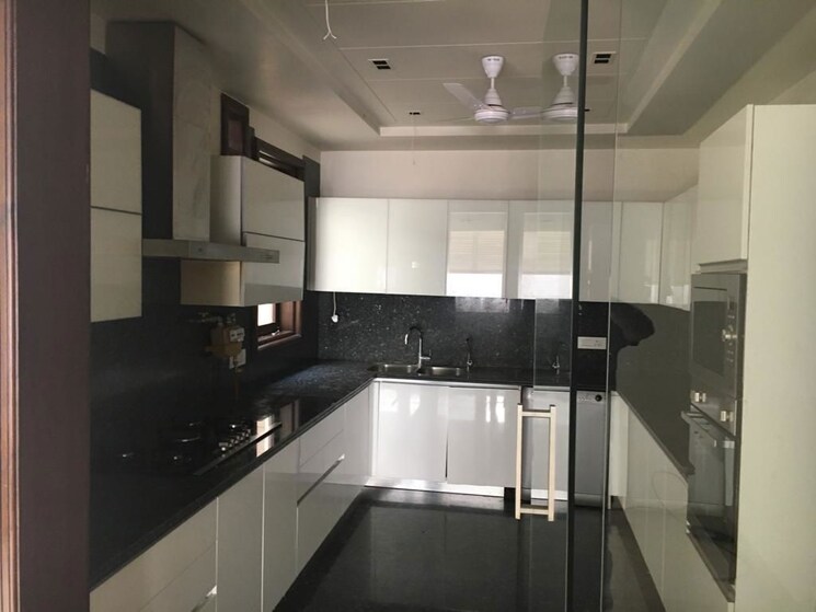 Kitchen, safdarjung development area 4 Bedroom 3000 Sq.Ft. Builder Floor In Safdarjung Development Area Delhi 9907831