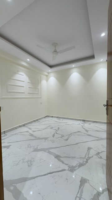 Room in 2 BHK Apartment at Palm Residency Chhatarpur, Rajpur Khurd Extension – for Rent