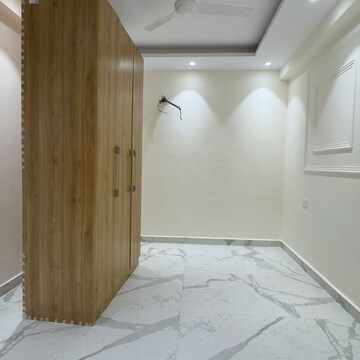 Room in 2 BHK Apartment at Palm Residency Chhatarpur, Rajpur Khurd Extension – for Rent