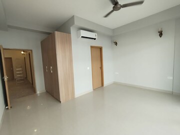Room in 4 BHK Apartment at SS Linden, Sector 84 – for Sale
