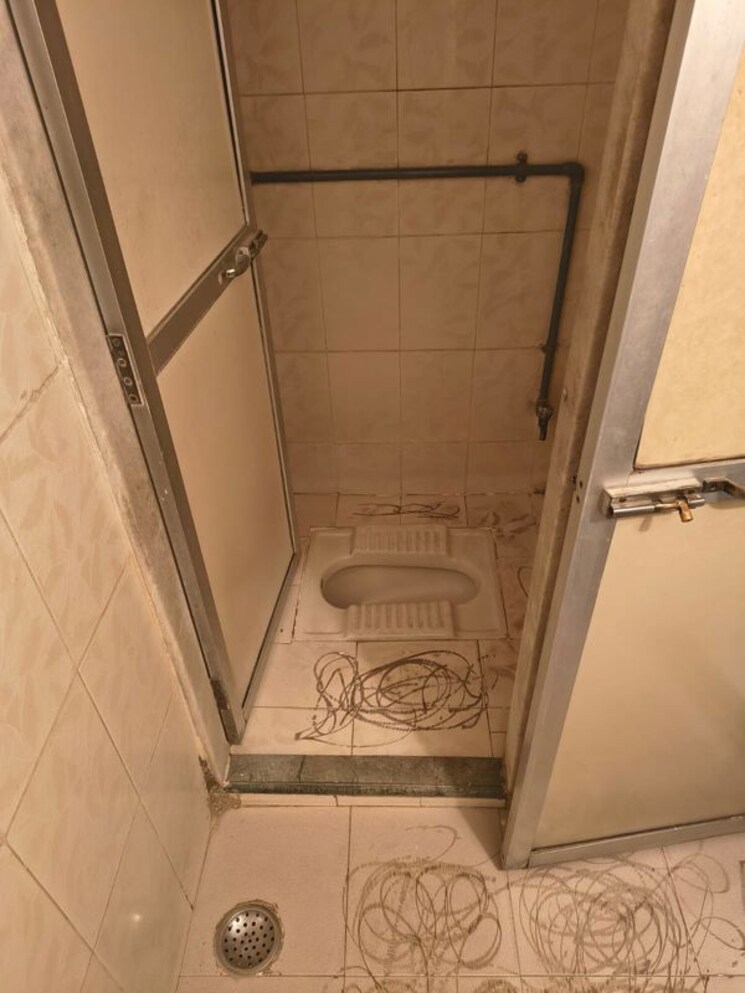 undefined, kurla east 1 Bedroom 300 Sq.Ft. Apartment In Kurla East Mumbai 9908004