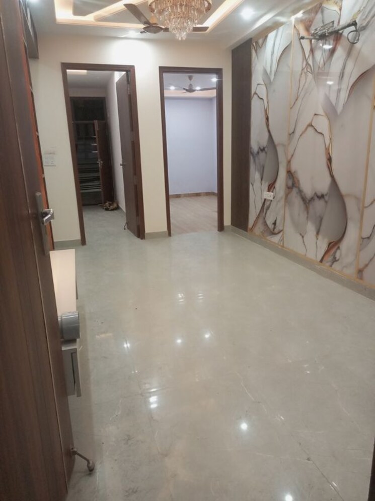 Room, sun-bright-apartment 2 Bedroom 950 Sq.Ft. Builder Floor In Sector 73 Noida 9908079