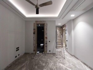 Building Lobby in 4 BHK Builder Floor at Safdarjung Enclave – for Sale