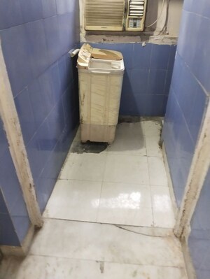 Bathroom in 1 RK Apartment at Uday Giri Apartments, Sector 34 – for Rent