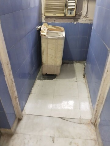 Bathroom in 1 RK Apartment at Uday Giri Apartments, Sector 34 – for Rent