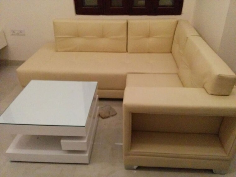 Dining area, rohini sector 8 3 Bedroom 64 Sq.Mt. Builder Floor In Rohini Sector 8 Delhi 9908055