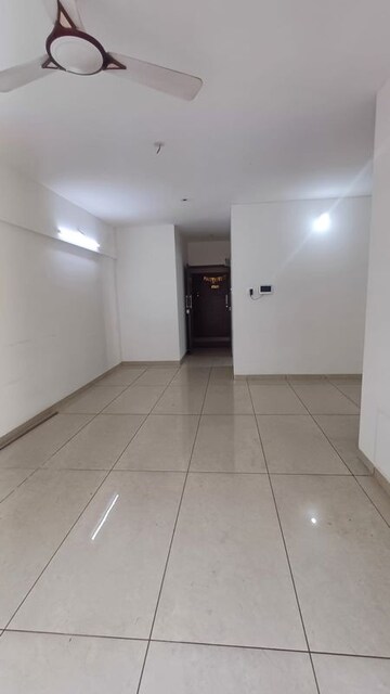 Room in 2 BHK Apartment at Anand Eastwoods, Viman Nagar – for Rent