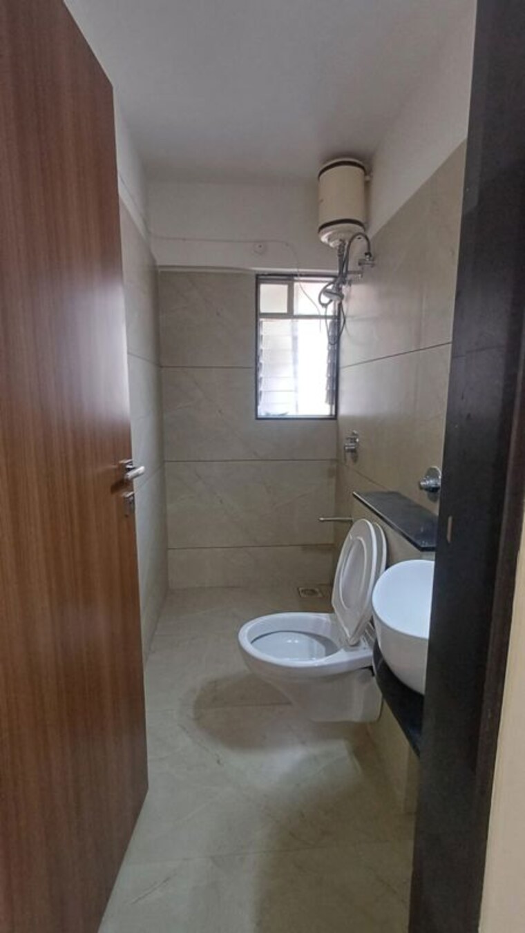 Bathroom, anand-eastwoods 2 Bedroom 1100 Sq.Ft. Apartment In Viman Nagar Pune 9885481