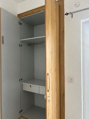 Furnished Amenities in 3.5 BHK Apartment at Spaze Privy AT4, Sector 84 – for Rent