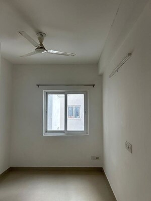 Room in 3.5 BHK Apartment at Spaze Privy AT4, Sector 84 – for Rent