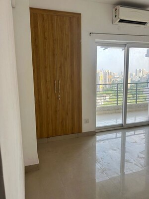 Room in 3.5 BHK Apartment at Spaze Privy AT4, Sector 84 – for Rent