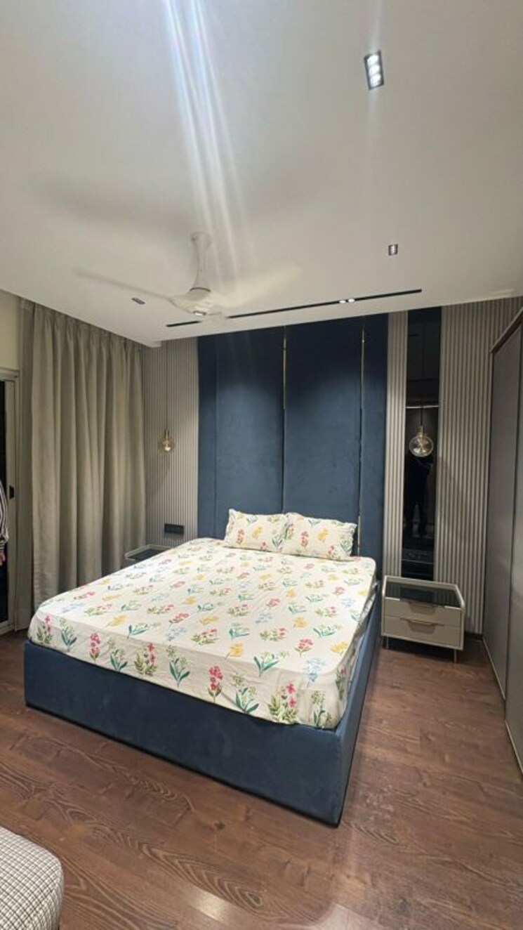 Bedroom, experion-capital 4 Bedroom 2000 Sq.Ft. Apartment In Gomti Nagar Lucknow 9908173
