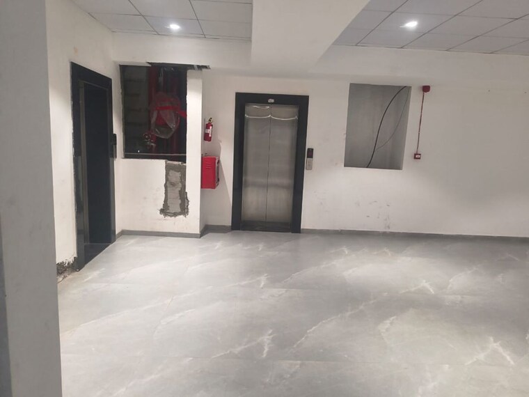 Room, solapur road Commercial Office Space 260 Sq.Ft. In Solapur Road Pune 9908155