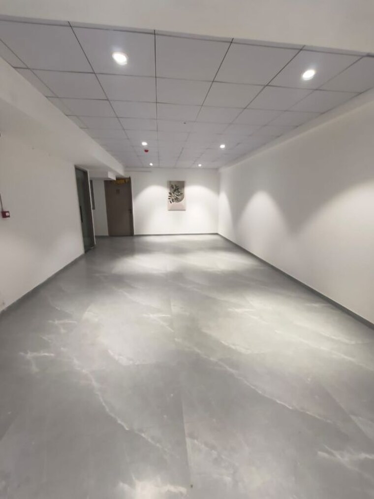 Room, solapur road Commercial Office Space 260 Sq.Ft. In Solapur Road Pune 9908155