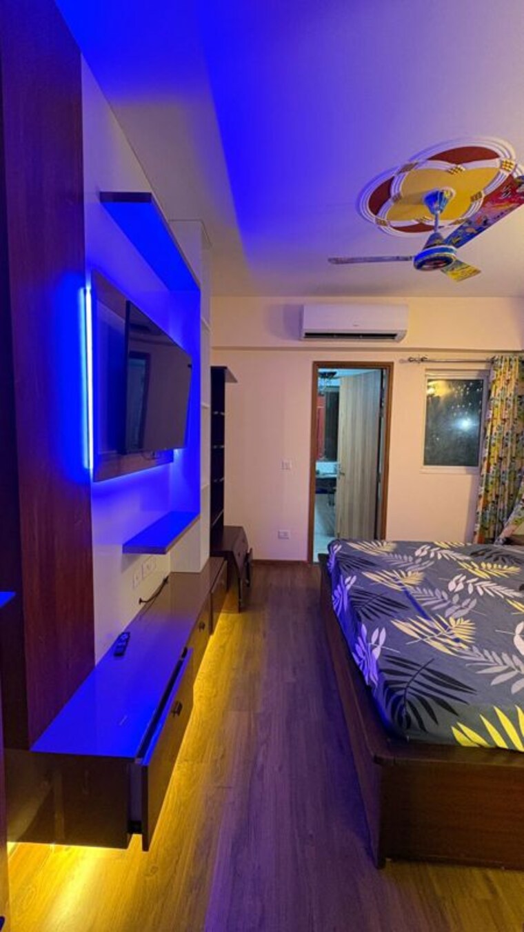 Bedroom, experion-capital 4 Bedroom 1958 Sq.Ft. Apartment In Gomti Nagar Lucknow 9908254