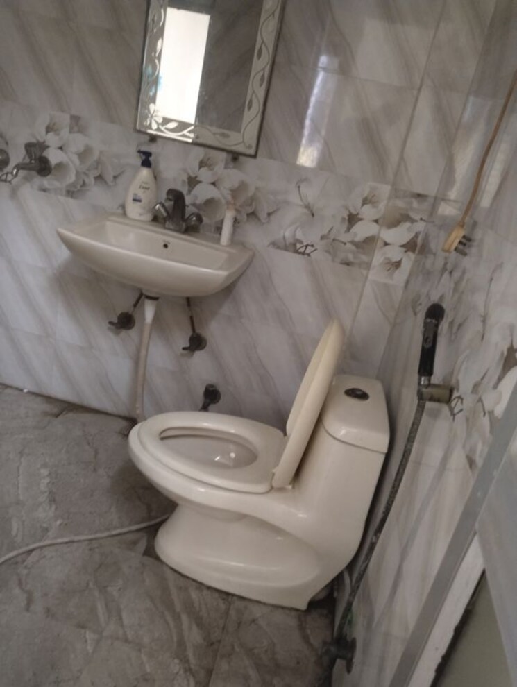 Bathroom, rwa-apartments-sector-53 2 Bedroom 850 Sq.Ft. Independent House In Sector 53 Noida 9908157