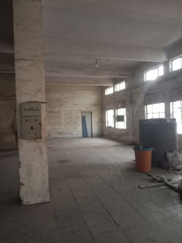  Parking, ttc-midc-industrial-area Commercial Warehouse 10000 Sq.Yd. In Rabale Navi Mumbai 9908257