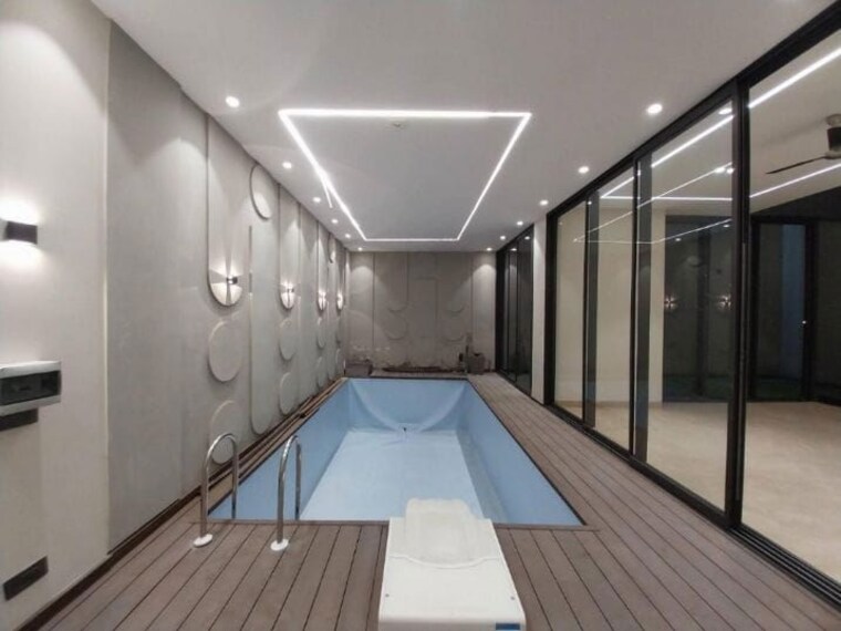 Swimming Pool, safdarjung enclave 4 Bedroom 4000 Sq.Ft. Builder Floor In Safdarjung Enclave Delhi 9908259