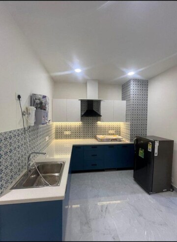 Kitchen in 2 BHK Apartment at DLF Ridgewood Estate, Dlf Phase iv – for Rent