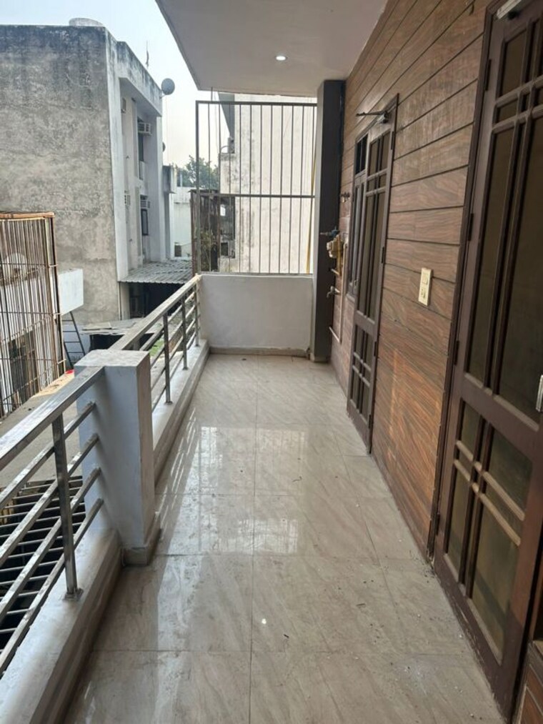 Balcony, sushant lok ii 3 Bedroom 215 Sq.Yd. Builder Floor In Sushant Lok ii Gurgaon 9908333
