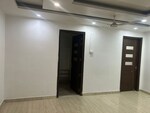 3 BHK + Servant Room 215 Sq.Yd. Builder Floor in Sushant Lok II