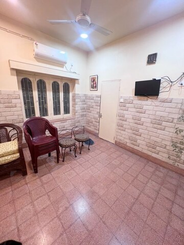  Shop – Exterior View View at Golpark - for Rent