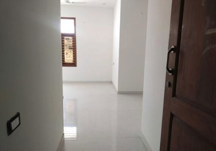 Bathroom, laxmi nagar 2 Bedroom 750 Sq.Ft. Builder Floor In Laxmi Nagar Delhi 9908342