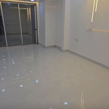 Room in 4 BHK Apartment at Nathani Heights, Marzban Parsi Colony – for Sale