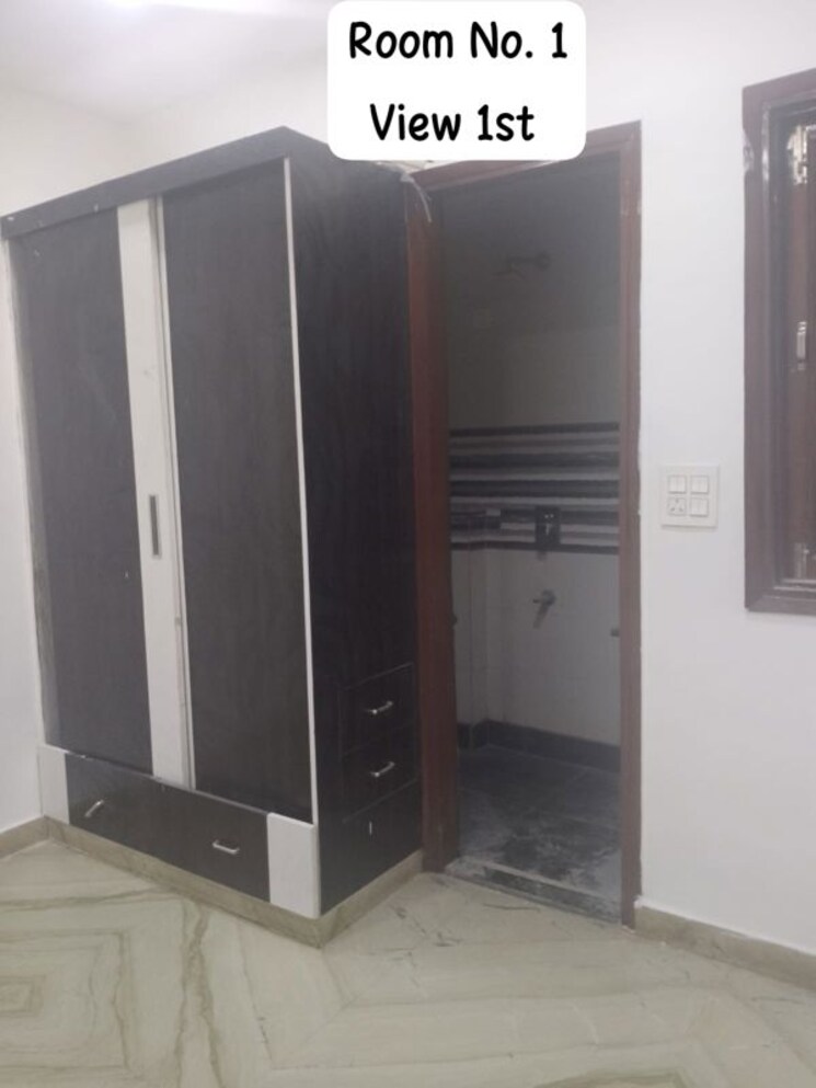 Bathroom, rohini sector 8 2 Bedroom 52 Sq.Mt. Builder Floor In Rohini Sector 8 Delhi 9908380