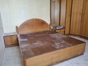 Furnished Amenities in 2 BHK Apartment at Aundh – for Rent