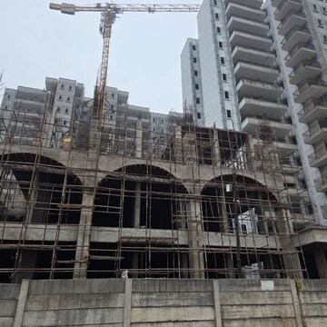  Shop For Sale in Pyramid Infinity, Sector 70a