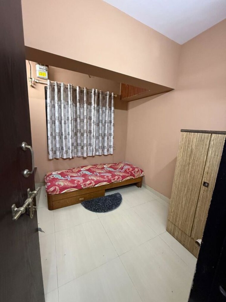 Bedroom, andheri west 2 Bedroom 600 Sq.Ft. Apartment In Andheri West Mumbai 9908453