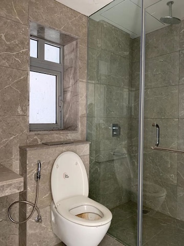 Bathroom in 3.5 BHK Apartment at Oberoi Realty Esquire, Goregaon East – for Sale