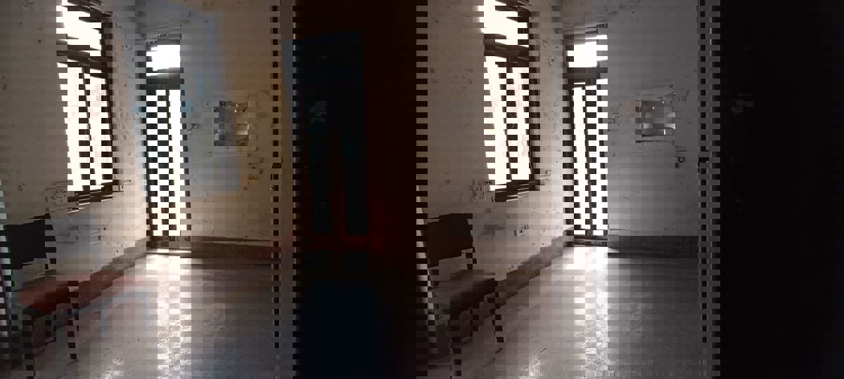 1 BHK + Extra Room Apartment For Sale in Marine Drive