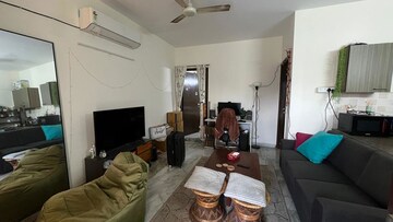 Living Room in 3.5 BHK Builder Floor at Sector 57 – for Rent