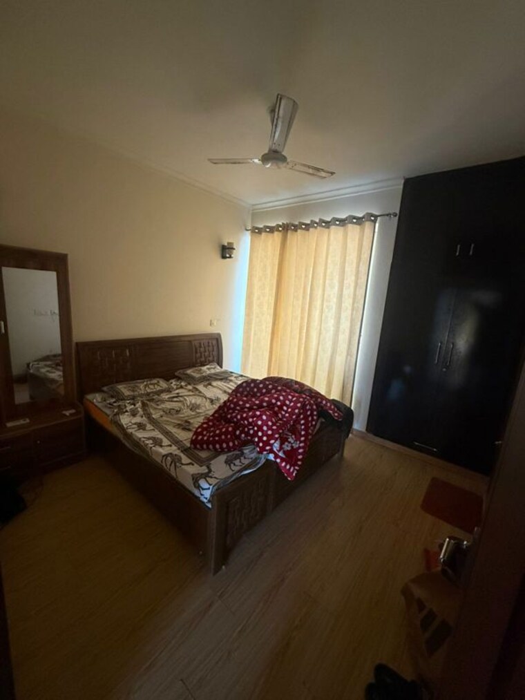 Bedroom, sector 57 3.5 Bedroom 240 Sq.Yd. Builder Floor In Sector 57 Gurgaon 9908571