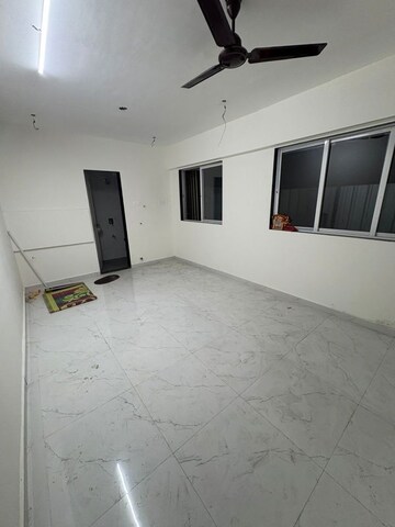 Room in  Office Space at Nextera Ketan CHS, Tembhi Naka – for Sale