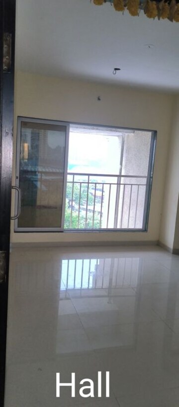 Room in 1 BHK Apartment at Sneh CHS Goregaon East, Goregaon East – for Rent