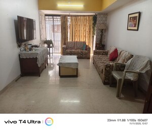 Living Room in 2 BHK Apartment at Khar West – for Rent