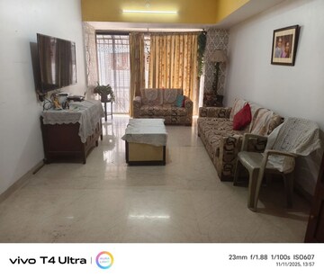 Living Room in 2 BHK Apartment at Khar West – for Rent