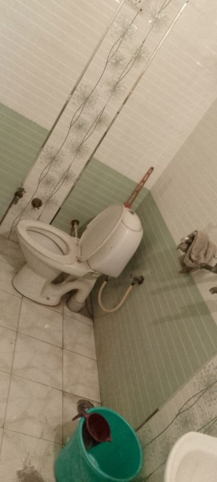 Bathroom, spring-field 2.5 Bedroom 1200 Sq.Ft. Builder Floor In Sector 31 Faridabad 9908731