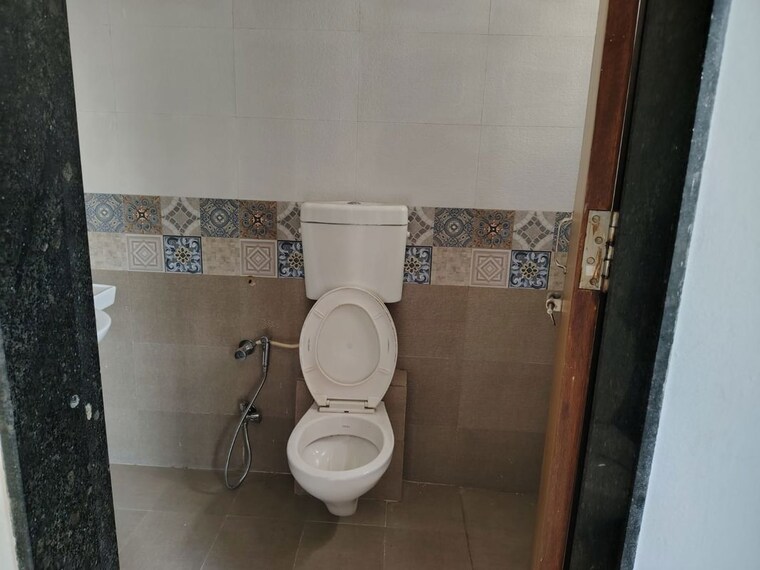 Bathroom, surana-saffron-avenue 2 Bedroom 1100 Sq.Ft. Apartment In Bavdhan Pune 9908677