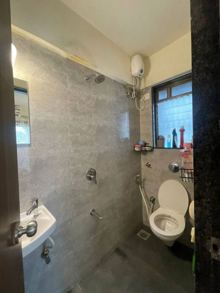 Bathroom, dia-heights 1 Bedroom 380 Sq.Ft. Apartment In Goregaon East Mumbai 9908788