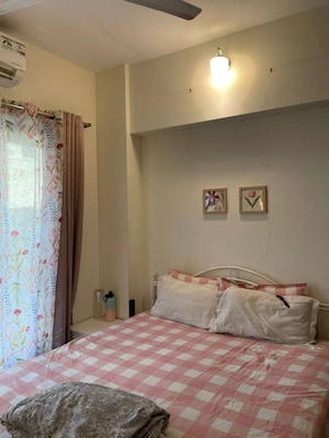 Bedroom in 1 BHK Apartment at Dia Heights, Goregaon East – for Rent